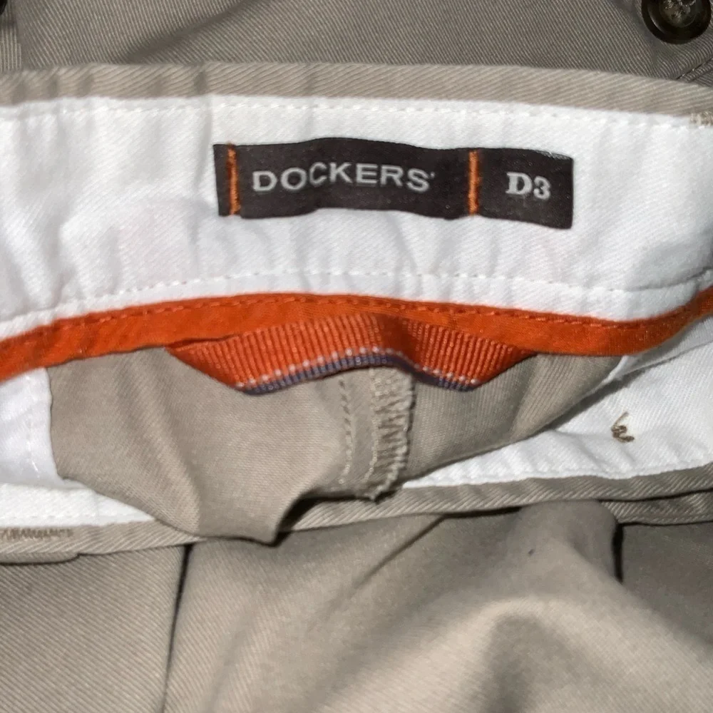 Dockers D3 Khaki Tan Flat Front Casual Work Pants 32X30